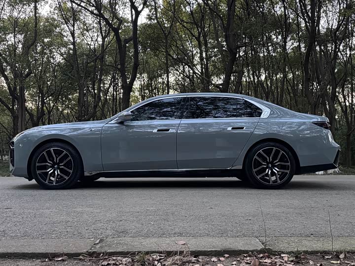 Фото 6 - BMW 7 Series