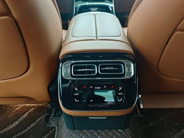 Фото 13 - Mercedes-Benz Maybach S-Class