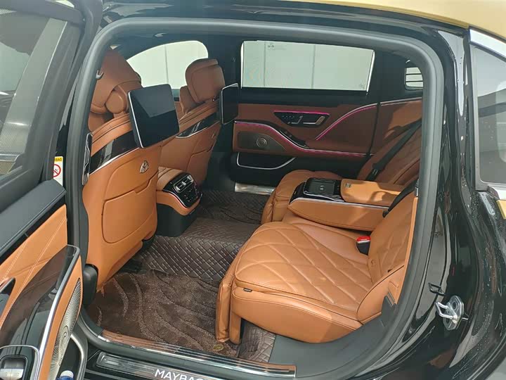 Фото 9 - Mercedes-Benz Maybach S-Class