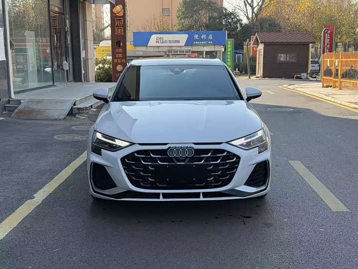 Фото 2 - Audi A3