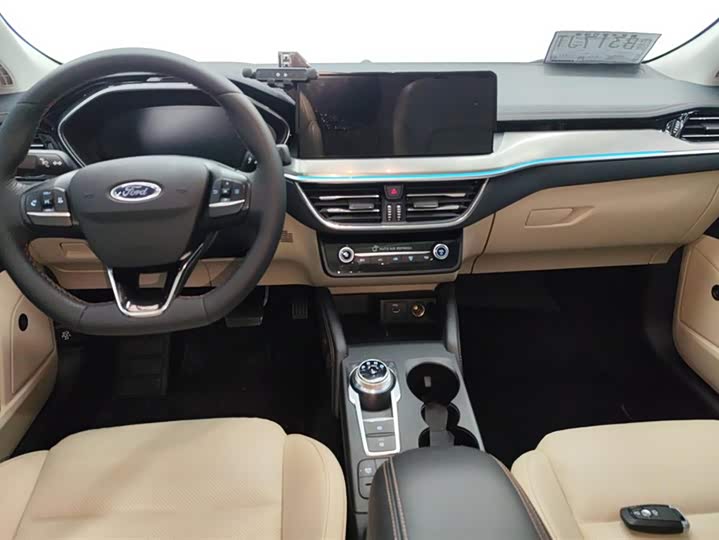 Фото 12 - Ford Focus