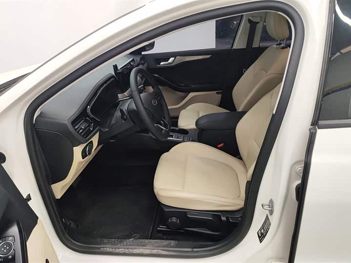 Фото 9 - Ford Focus