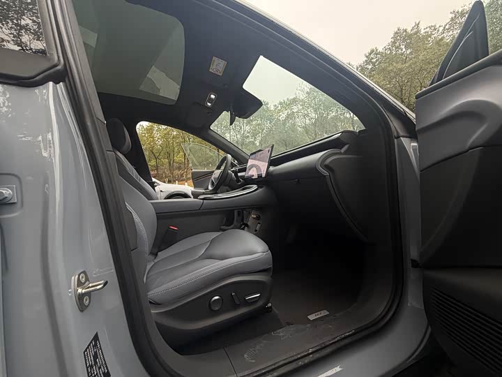 Фото 9 - XPeng G7