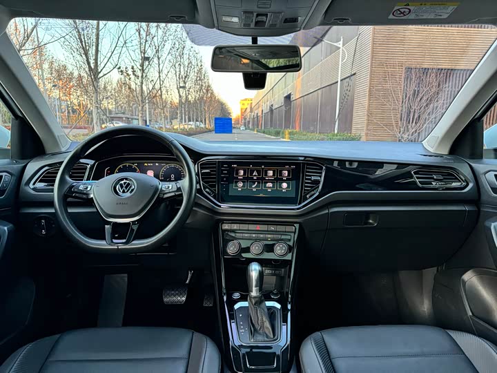 Фото 11 - Volkswagen T-Roc