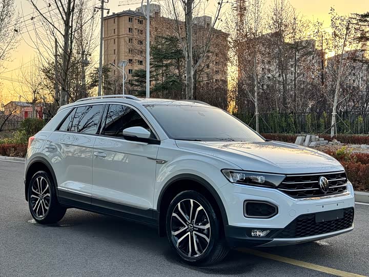 Фото 3 - Volkswagen T-Roc