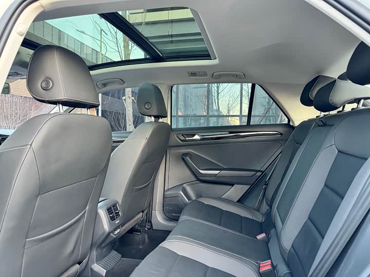 Фото 9 - Volkswagen T-Roc