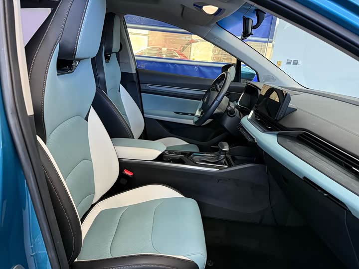 Фото 13 - Geely Emgrand GS