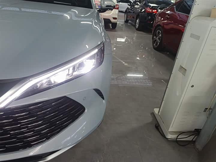 Фото 23 - BYD Qin L