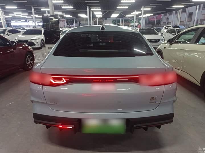 Фото 6 - BYD Qin L