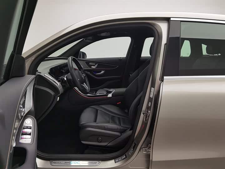 Фото 10 - Mercedes-Benz EQC