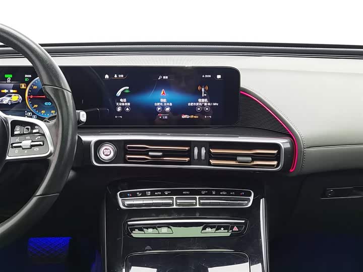 Фото 12 - Mercedes-Benz EQC