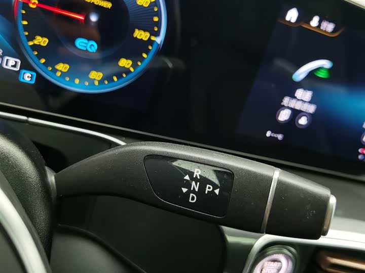 Фото 13 - Mercedes-Benz EQC