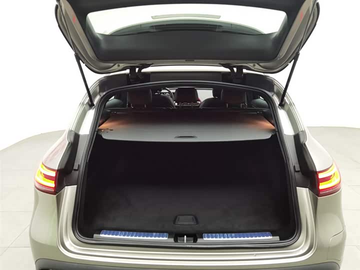 Фото 16 - Mercedes-Benz EQC