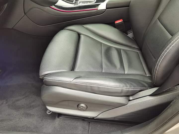 Фото 20 - Mercedes-Benz EQC