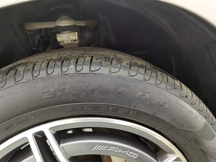 Фото 24 - Mercedes-Benz EQC