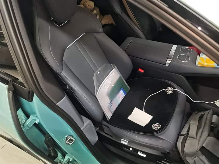 Фото 25 - Xiaomi YU7