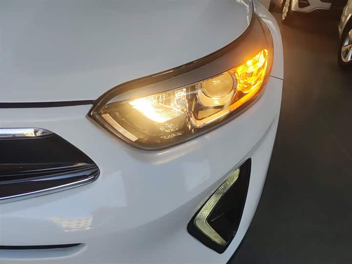 Фото 24 - Kia KX1