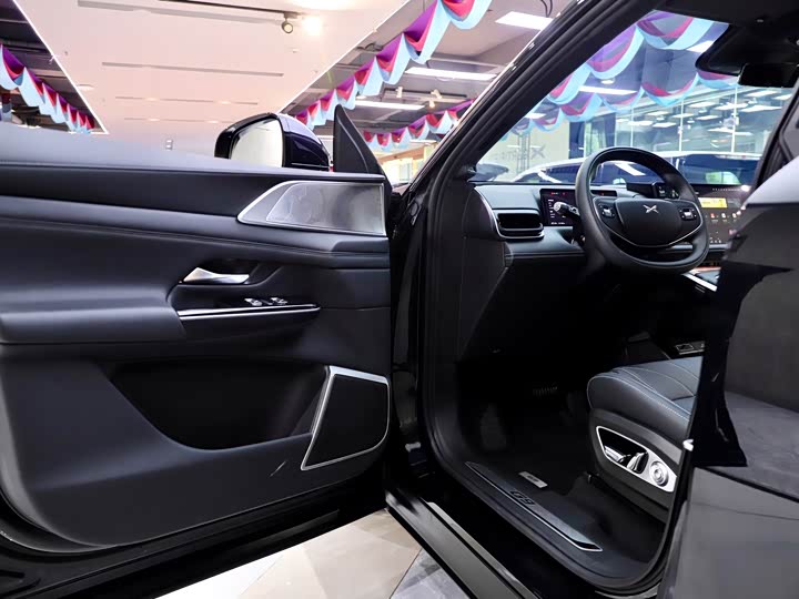 Фото 12 - XPeng G9