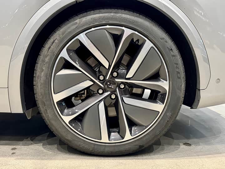 Фото 14 - LiXiang L7