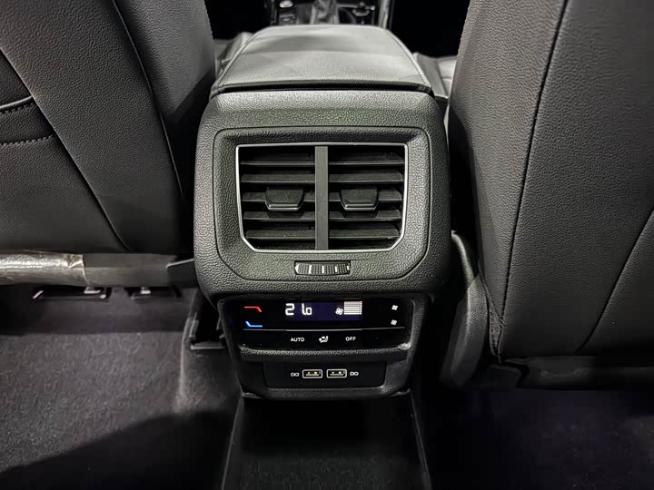 Фото 14 - Volkswagen Tayron