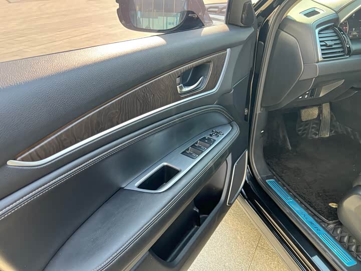 Фото 10 - Honda Avancier