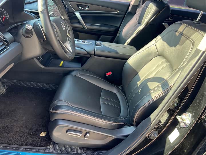 Фото 11 - Honda Avancier