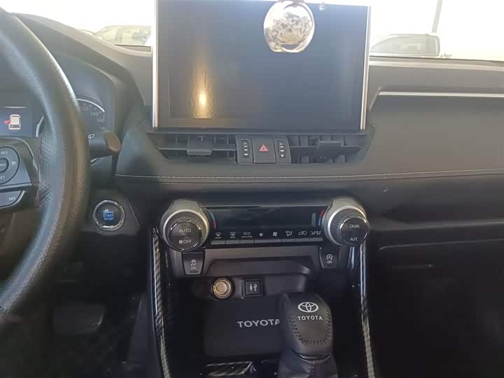 Фото 13 - Toyota Wildlander