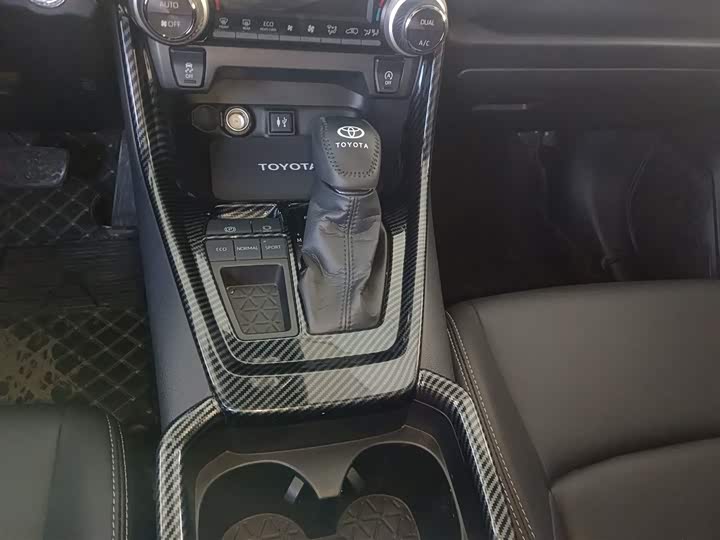 Фото 14 - Toyota Wildlander