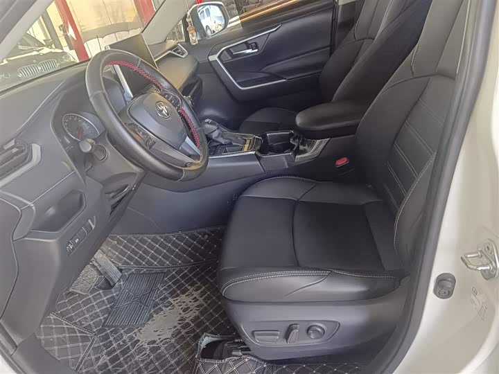 Фото 15 - Toyota Wildlander