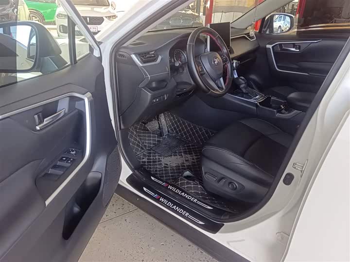 Фото 16 - Toyota Wildlander