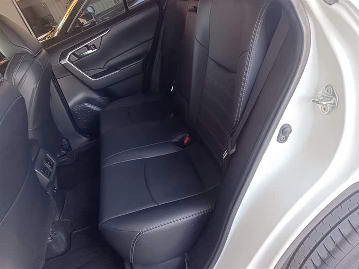 Фото 17 - Toyota Wildlander