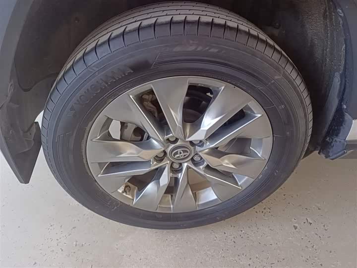 Фото 26 - Toyota Wildlander