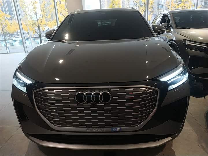 Фото 3 - Audi Q4 e-tron