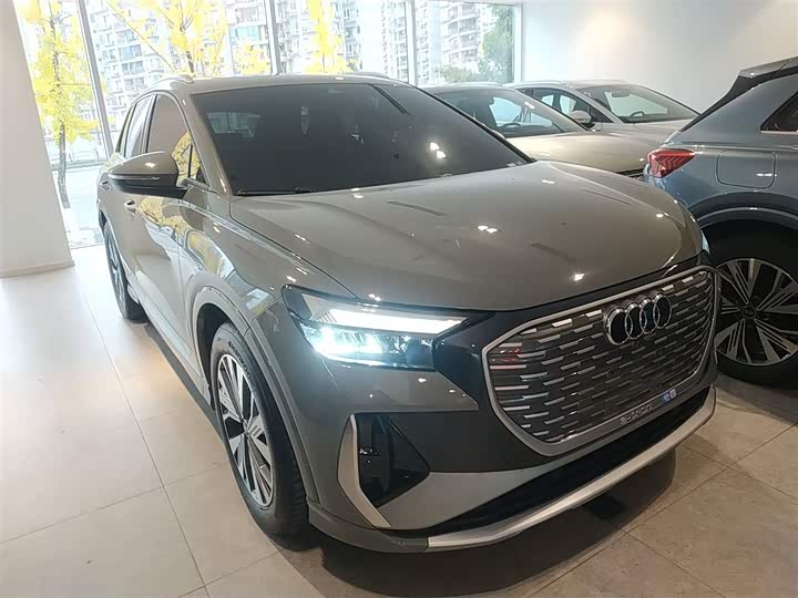 Фото 4 - Audi Q4 e-tron