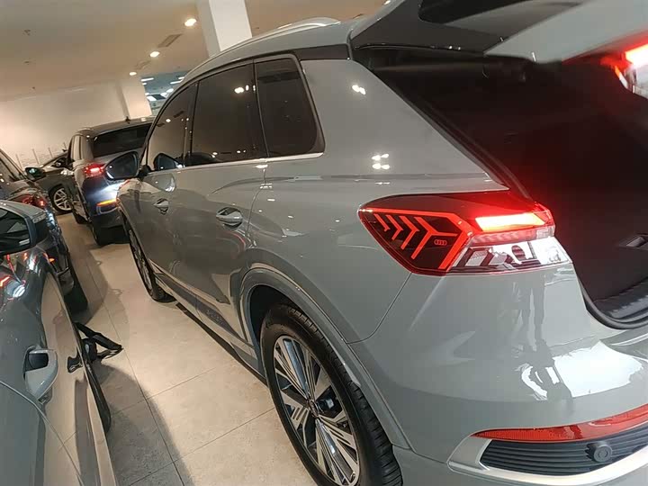 Фото 5 - Audi Q4 e-tron