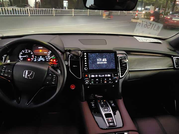 Фото 13 - Honda UR-V