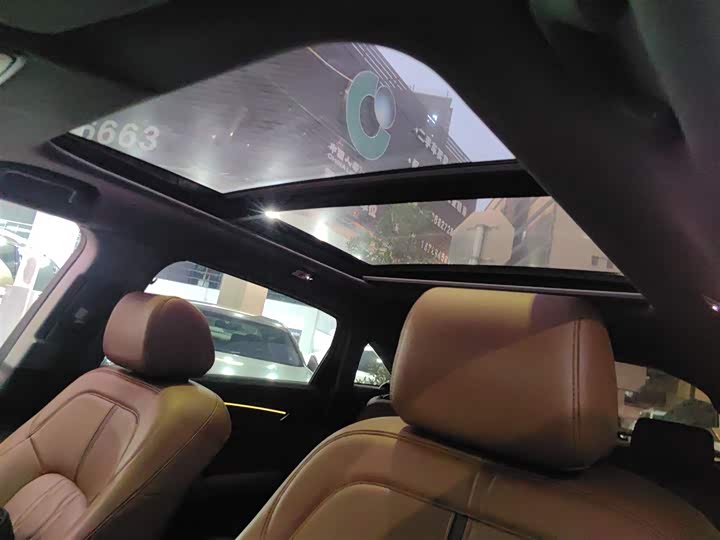 Фото 18 - Honda UR-V