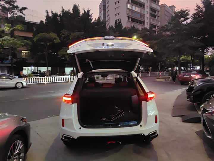 Фото 19 - Honda UR-V