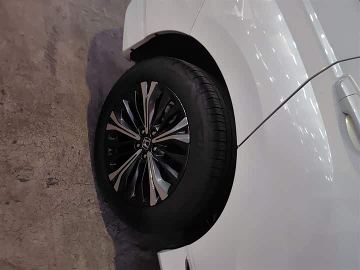 Фото 26 - Honda UR-V