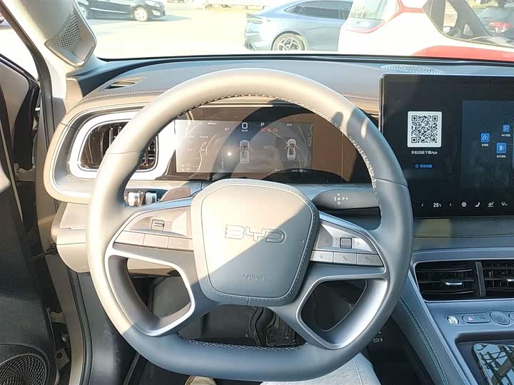 Фото 11 - BYD Sea Lion 07 DM-i Hybrid