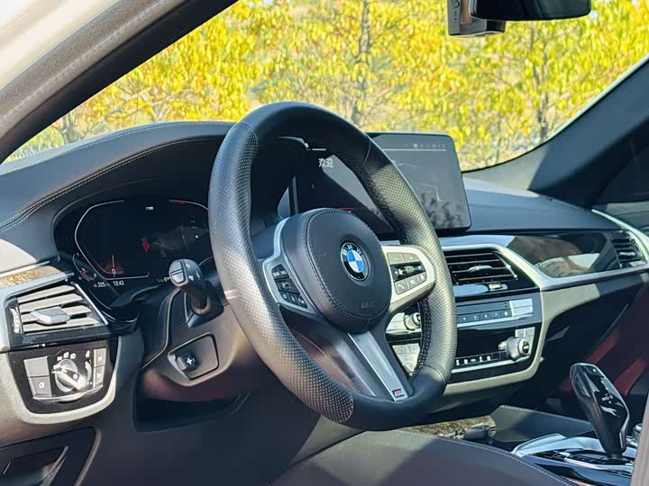 Фото 15 - BMW 5 Series