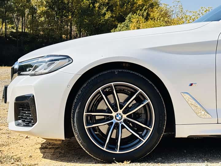 Фото 9 - BMW 5 Series