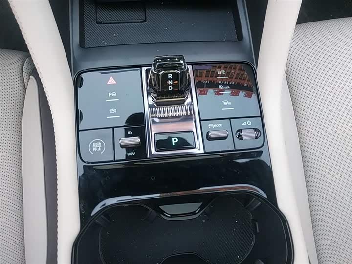 Фото 14 - BYD Song Plus Hybrid/EV