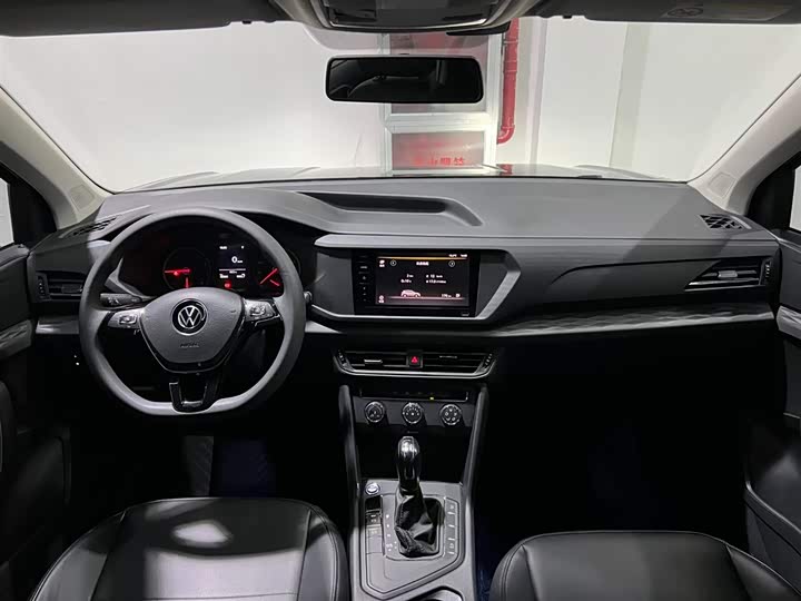 Фото 10 - Volkswagen Tharu