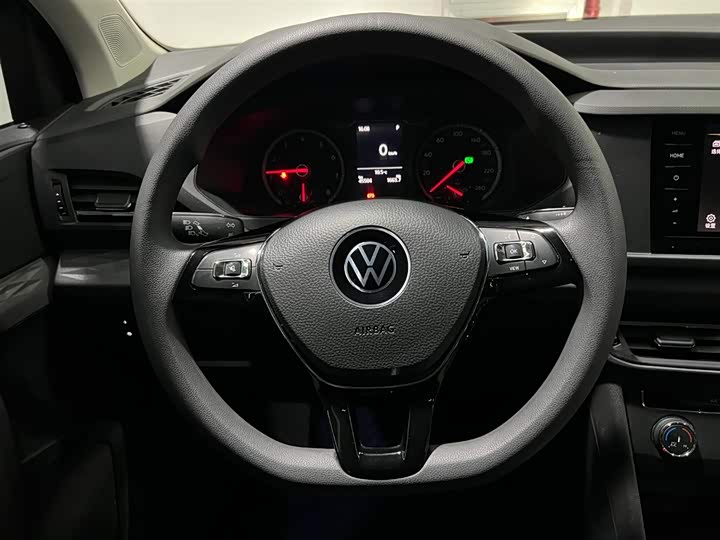 Фото 11 - Volkswagen Tharu