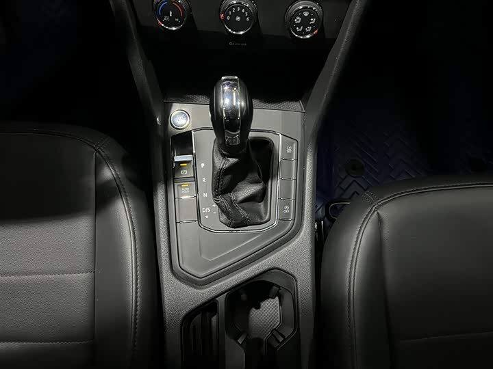 Фото 12 - Volkswagen Tharu