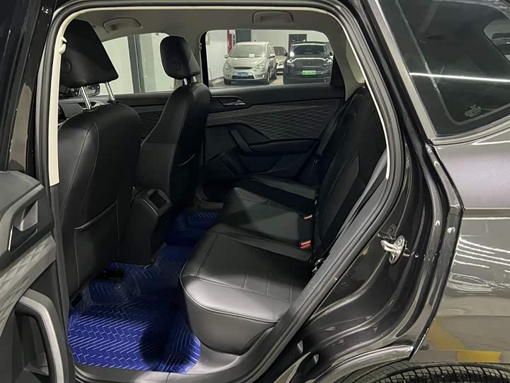 Фото 9 - Volkswagen Tharu