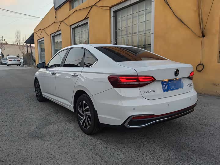 Фото 6 - Volkswagen Lavida