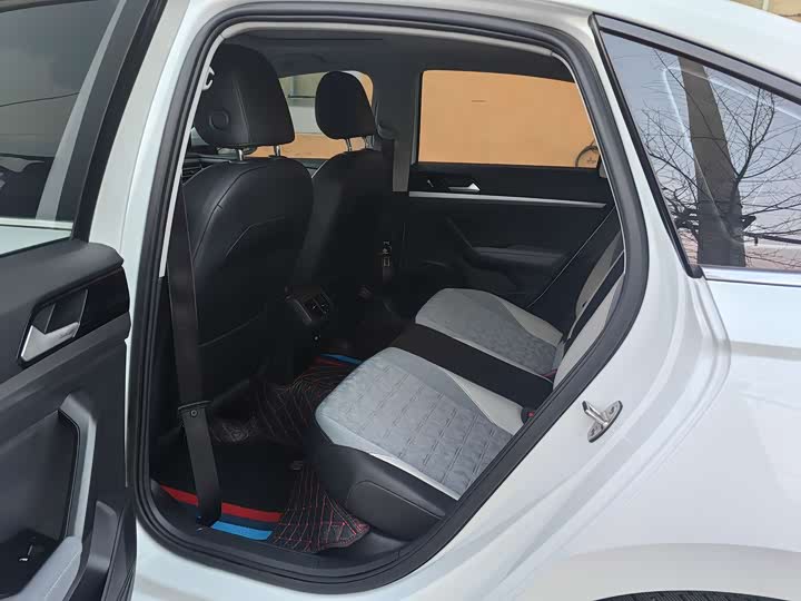 Фото 9 - Volkswagen Lavida