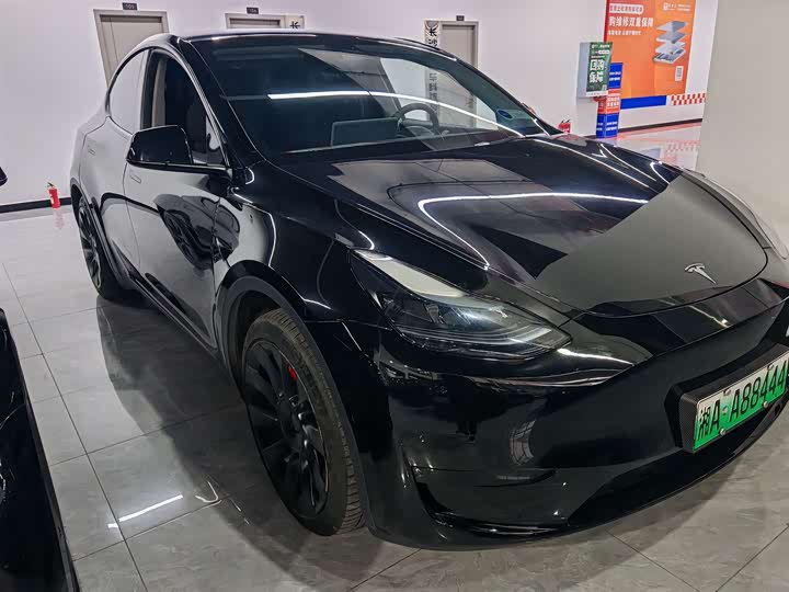Фото 1 - Tesla Model Y